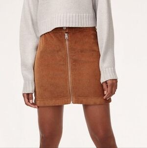 NWOT Aritzia Wilfred Fee Lily tan corduroy zipper front closure mini skirt